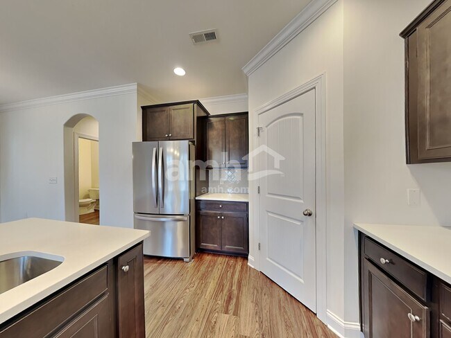 Building Photo - 124 Benjamin Ln