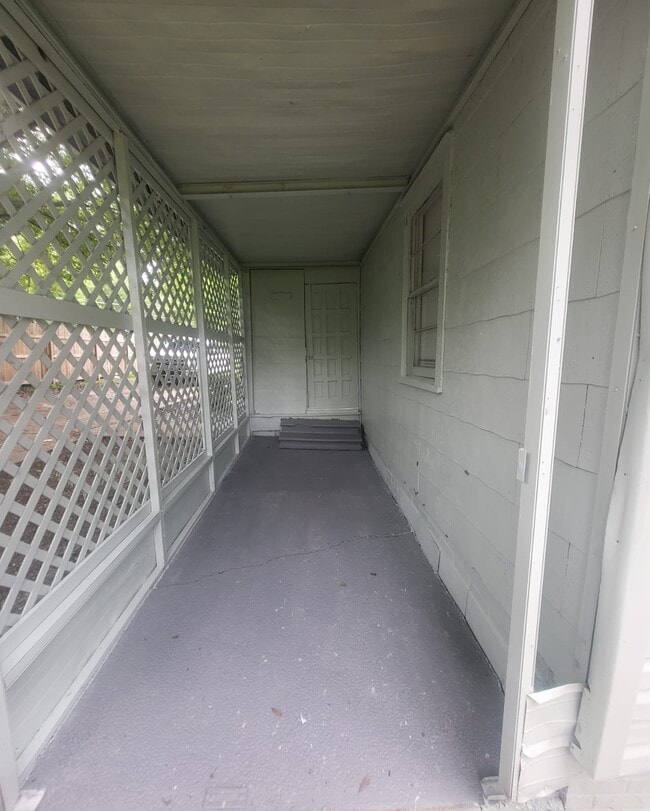 Building Photo - 954 Winn St