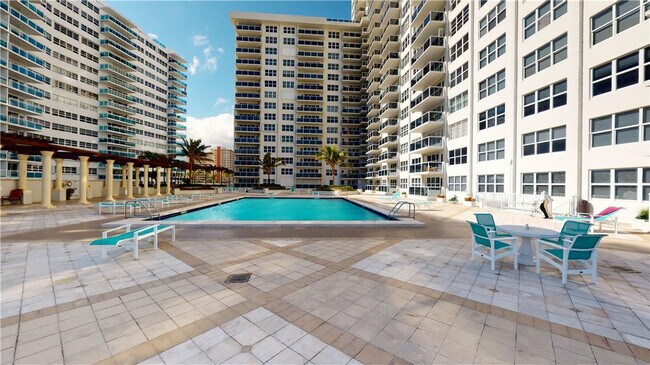 Building Photo - 3500 Galt Ocean Dr