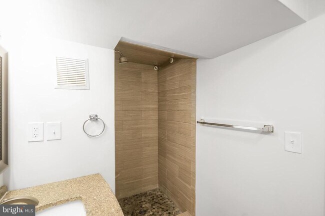 Building Photo - 3906 Ronson Dr