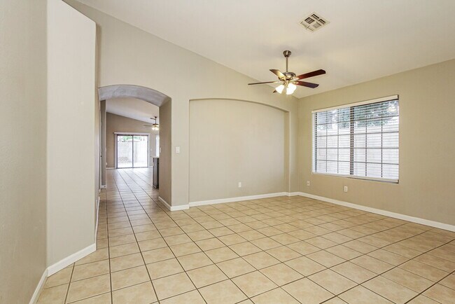 Building Photo - 15550 N Naegel Dr