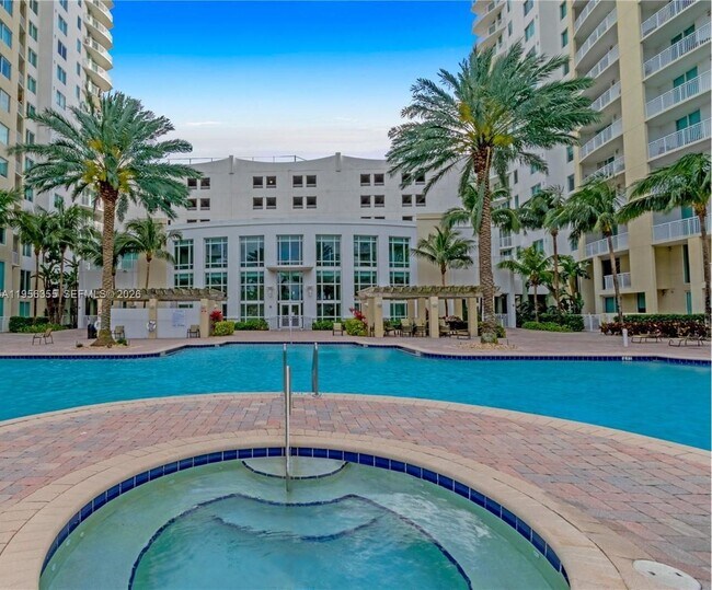 Building Photo - 1745 E Hallandale Beach Blvd