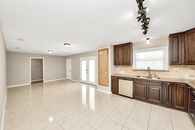 Building Photo - 3419 Norris Dr