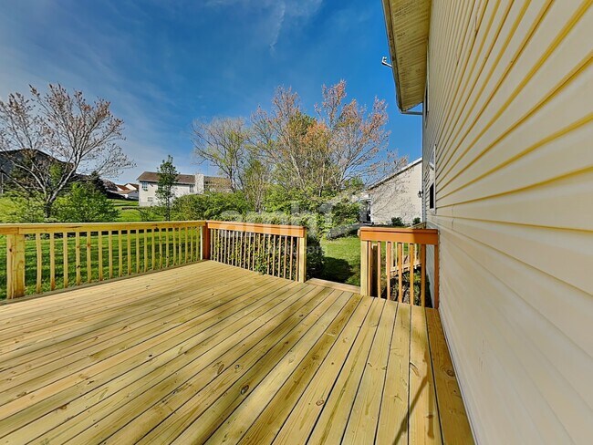 Building Photo - 3075 Foxhound Dr