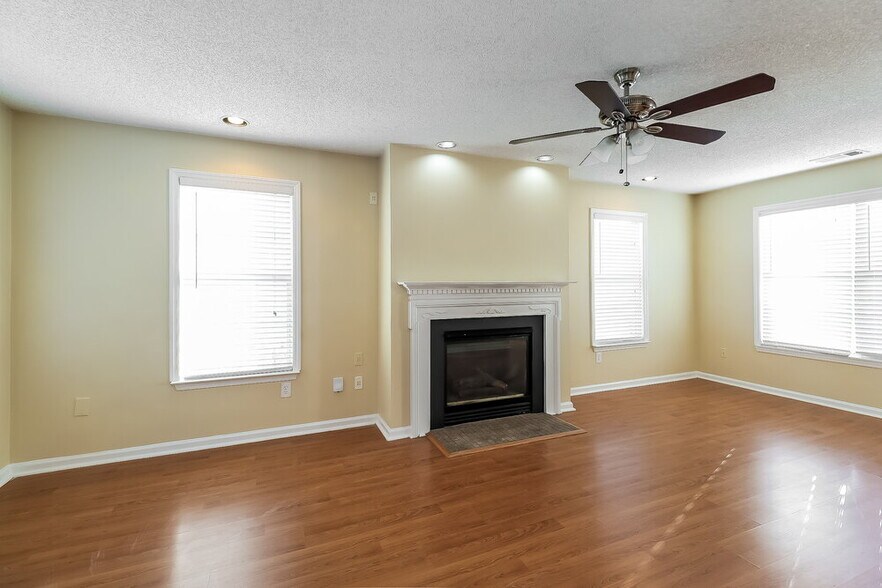 Building Photo - 12539 Autumn Blaze Dr