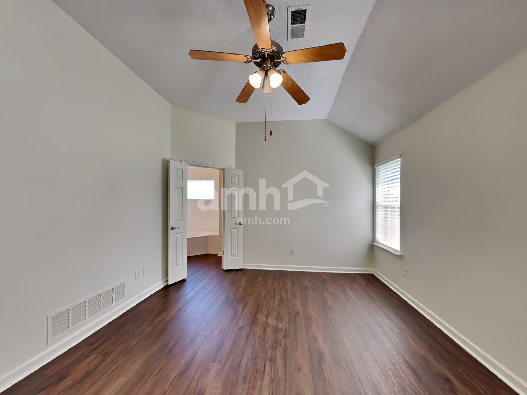 Building Photo - 4453 Graham Lake Dr