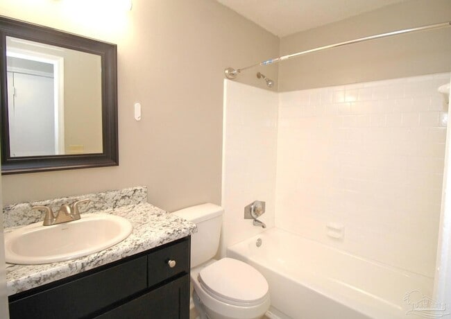 Building Photo - 3400 Green Briar Ct