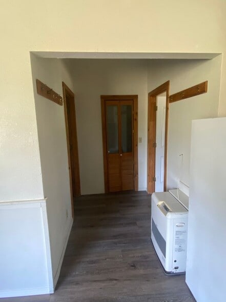 Building Photo - 215 Ski Village Dr