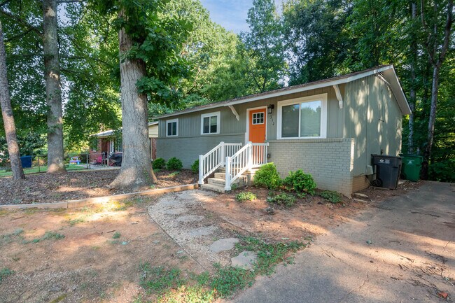Building Photo - 312 Glenrock Dr