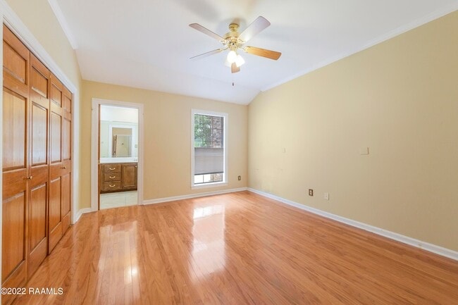 Building Photo - 403 Phoenix Dr