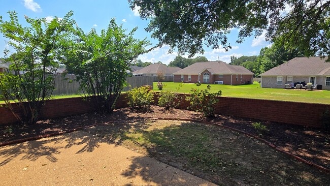 Building Photo - 173 Walnut Trace Dr