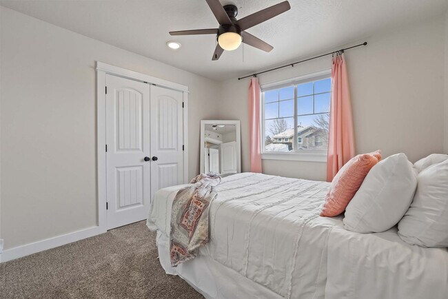 Building Photo - 2549 W Tango Creek Dr