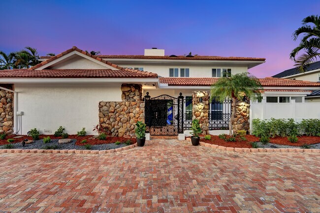 Building Photo - 937 Fern Dr