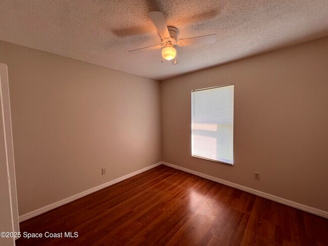 Building Photo - 399 Fluvia Ave SE