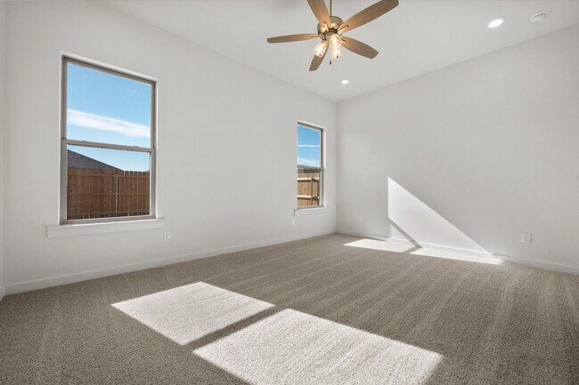 Building Photo - Brand New Construction in Viridian with a FIREPLACE!