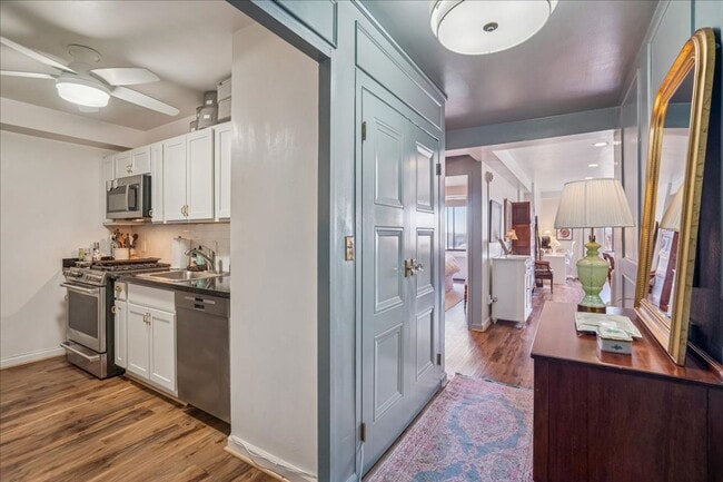 Building Photo - Large 1BR/1BA with Natural Light & Modern Finishes in Cleveland Park