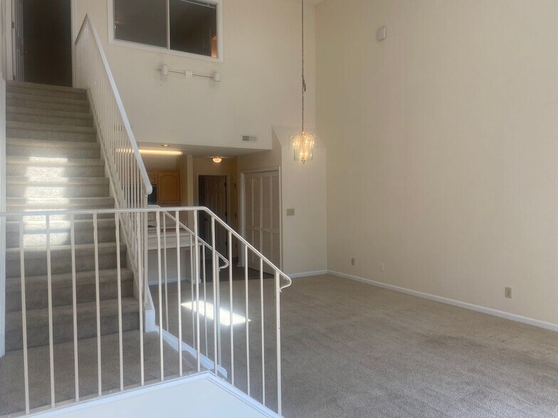 Building Photo - 217 Double Eagle Dr