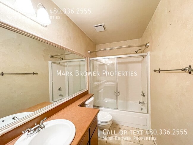 Building Photo - 2308 E Broadmor Dr