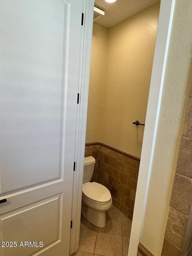 Building Photo - 2909 N 48th St