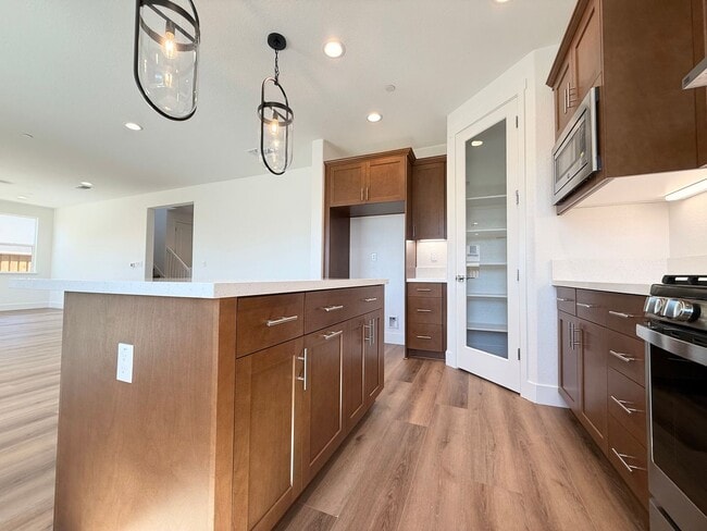 Building Photo - Brand New 4 Bed 3 Bath Martinez Home - Jus...