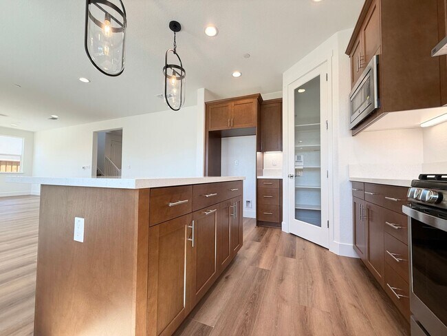 Building Photo - BRAND NEW 4 Bed 3 Bath Martinez Home - Own...