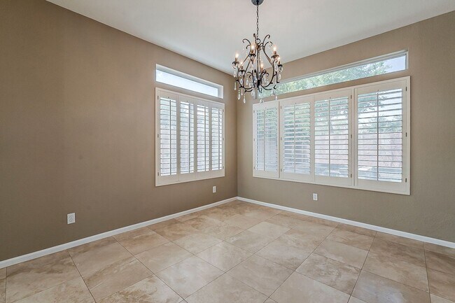 Building Photo - Welcome to your private Oasis!!