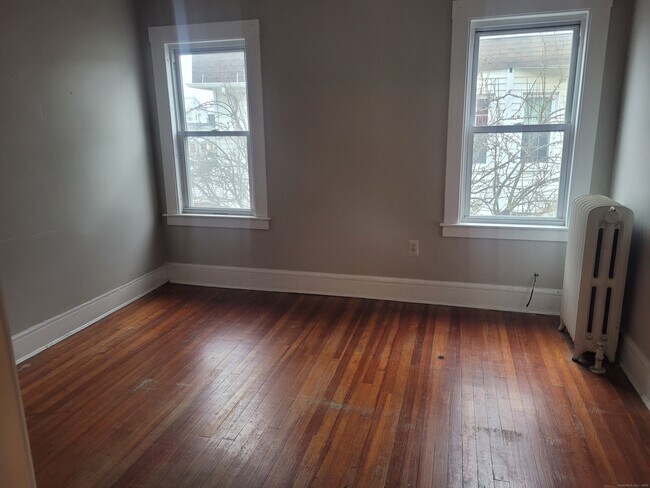 Building Photo - 544 Franklin Ave