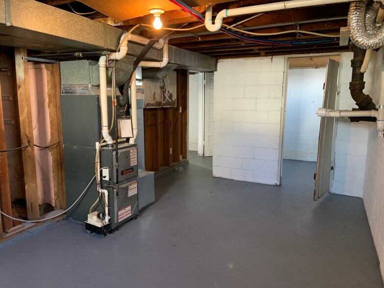 Building Photo - 343 E Lakewood Blvd