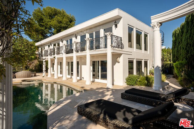 Building Photo - 8020 Zeus Dr
