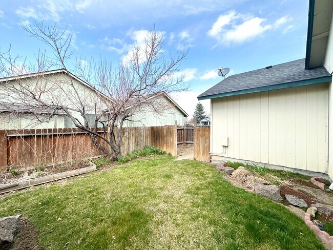Building Photo - BEAUTIFUL 3 BED, 2 BATH SINGLE FAMILY HOME LOCATED IN NW REDMOND!