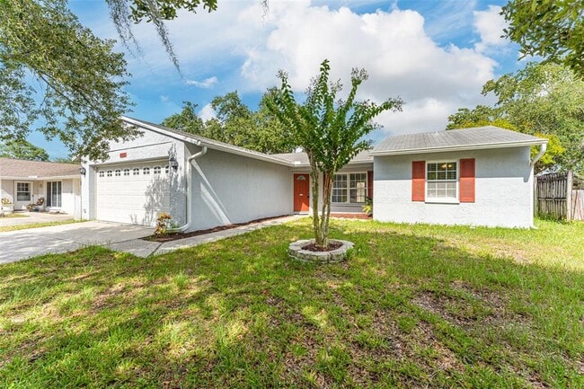 Primary Photo - 5010 Larch Ln