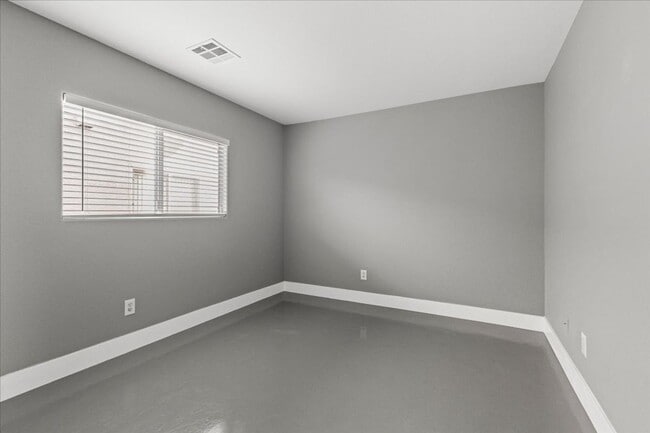 Building Photo - Fabulous Home!