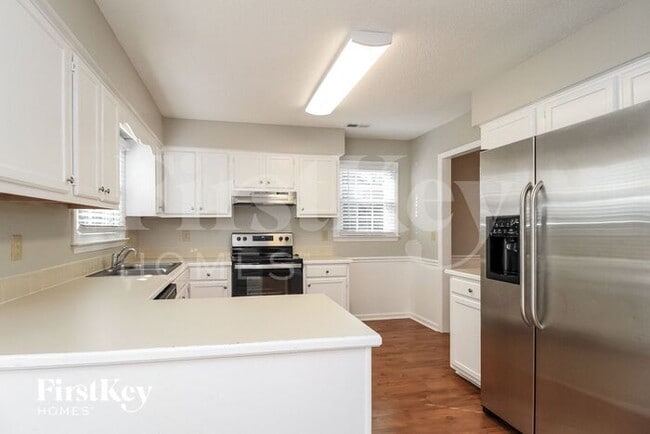 Building Photo - 7137 Avenbury Cir