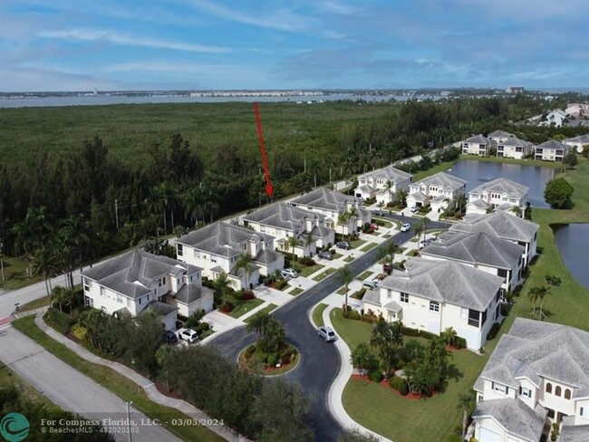 Building Photo - 503 Southstar Dr