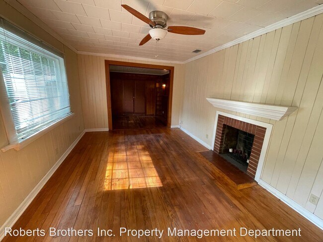 Building Photo - 2 br, 1 bath House - 267 Border Drive East