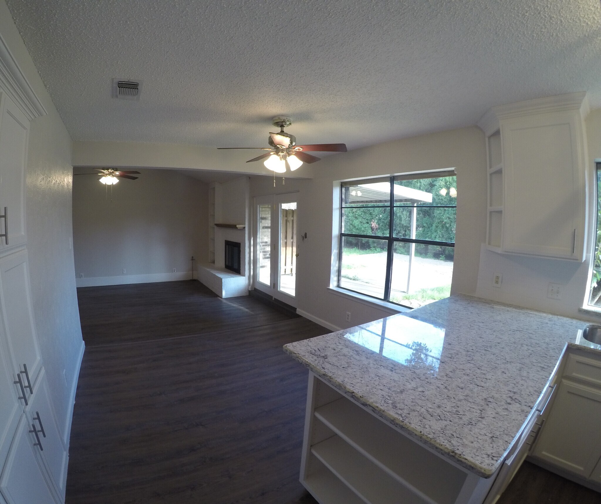 Eating area - 1604 Timbercreek Rd