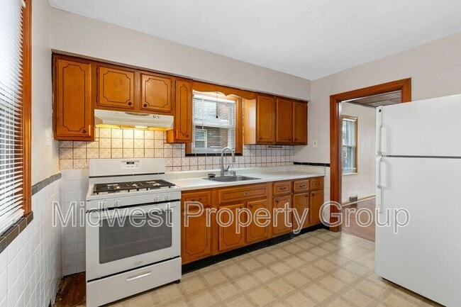 Building Photo - 3417 Eminence Blvd