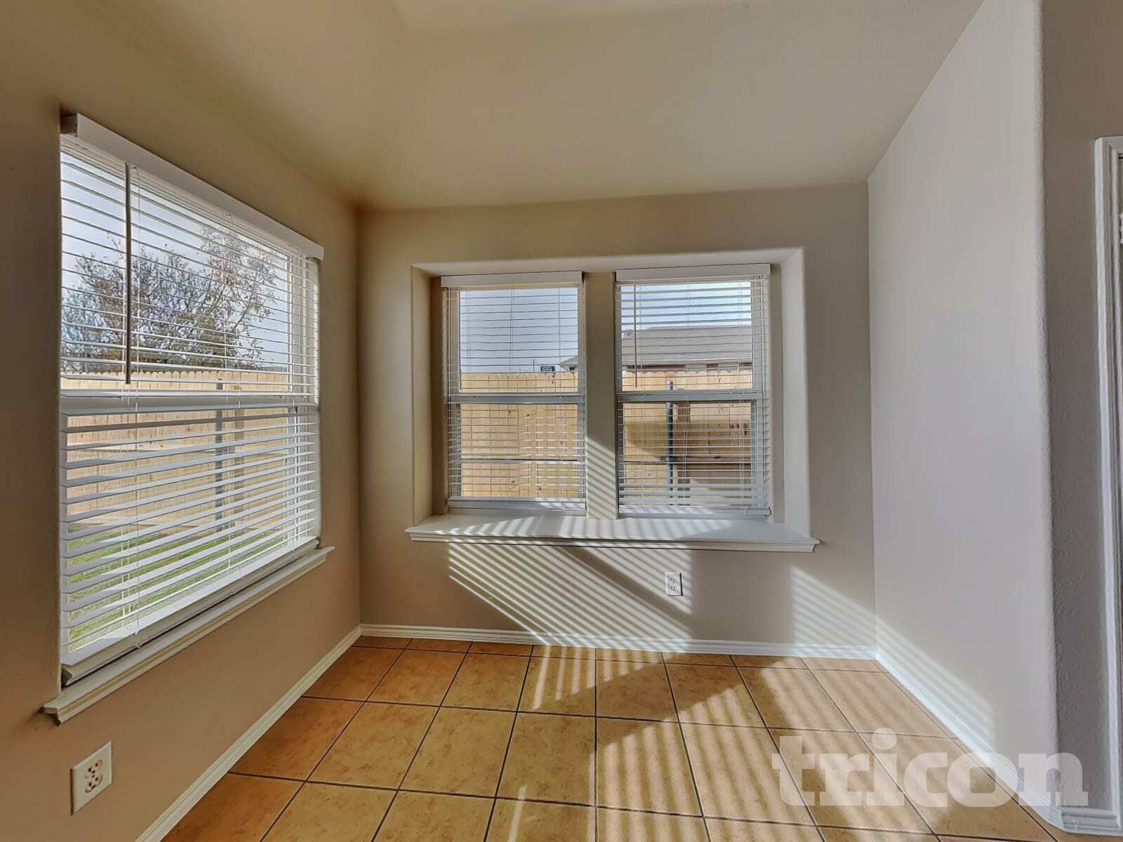 Building Photo - 5817 Parkview Hills Ln