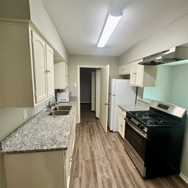 Building Photo - 11803 Edgar St