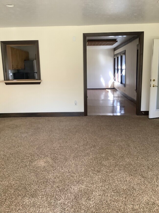 Building Photo - 13775 Carlton St