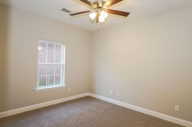 Building Photo - 4453 Galway Dr