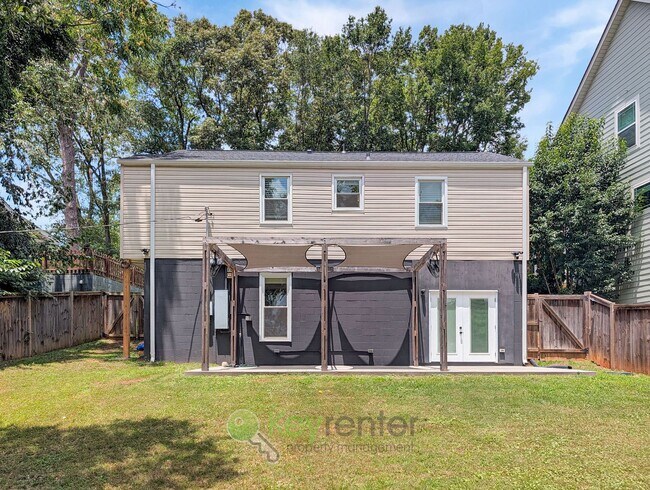 Building Photo - Updated Overbrook Home with Finished Basement & Fenced Yard Near Downtown Greenville