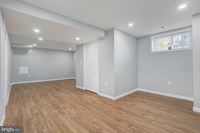 Building Photo - 1446 Roxanna Rd NW