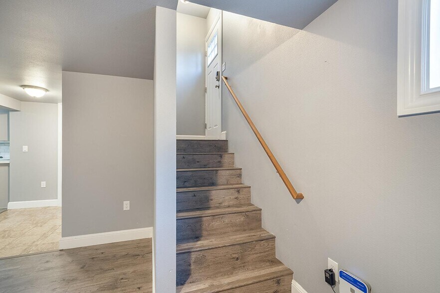 Building Photo - Chic Alberta apartment near Portland Farmers Market