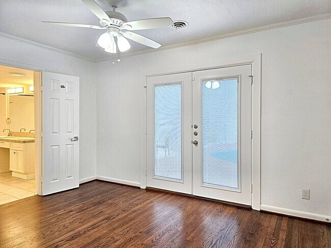 Building Photo - 4414 Gardendale Dr