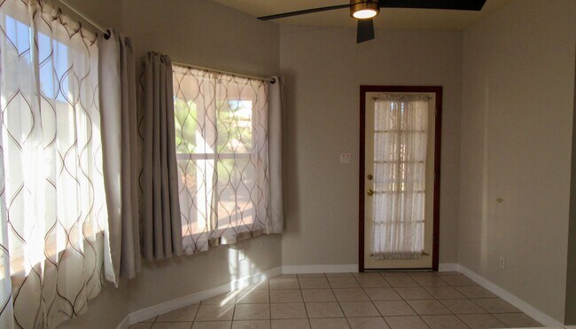 Building Photo - 2081 Paseo Del Prado Dr