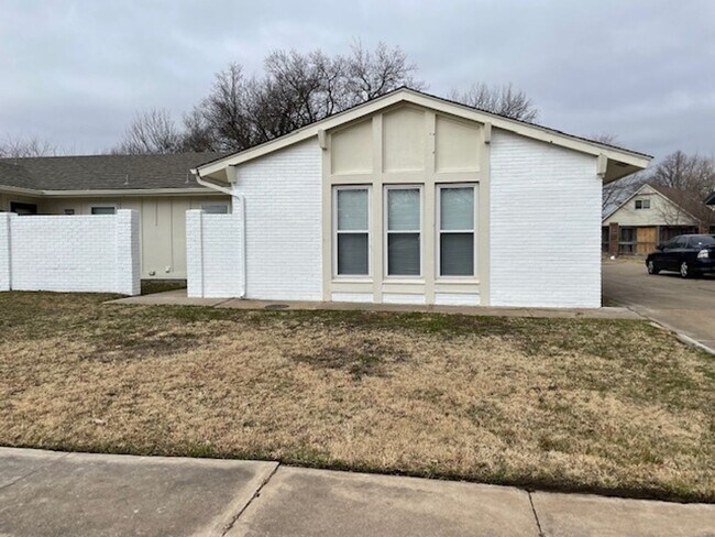 Building Photo - 2834 S 104th E Ave