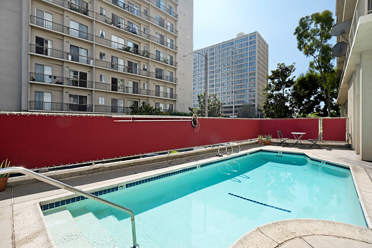 Building Photo - 10751 Wilshire Blvd