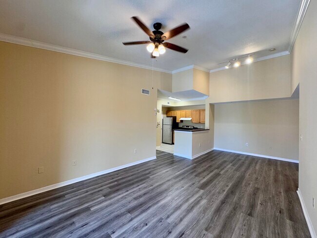 Building Photo - 15135 Michelangelo Blvd
