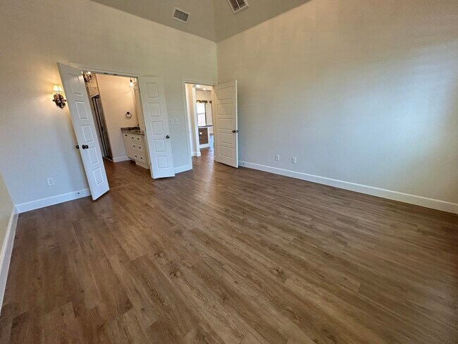 Building Photo - 6960 102nd St
